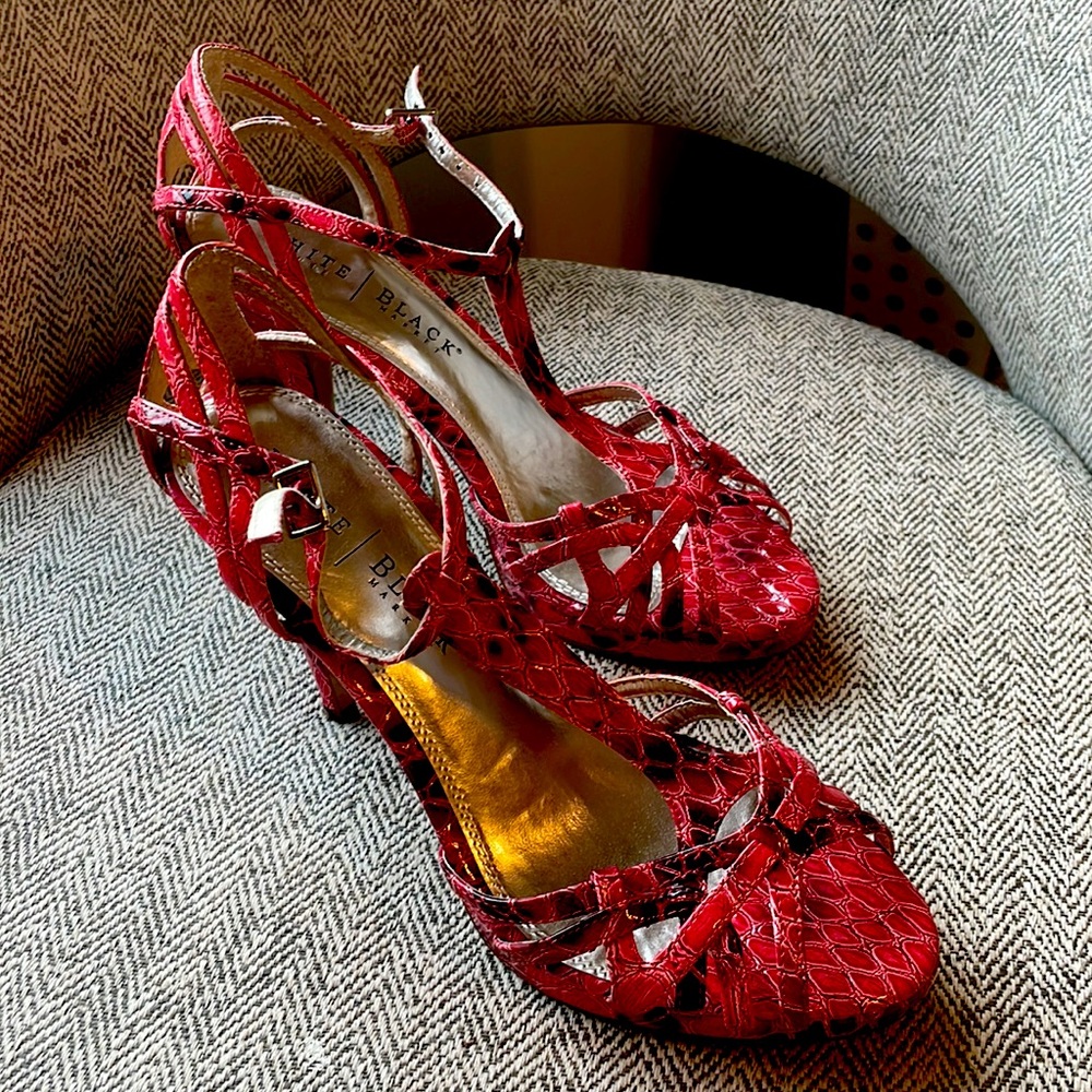 WHBM pink/black strappy heels